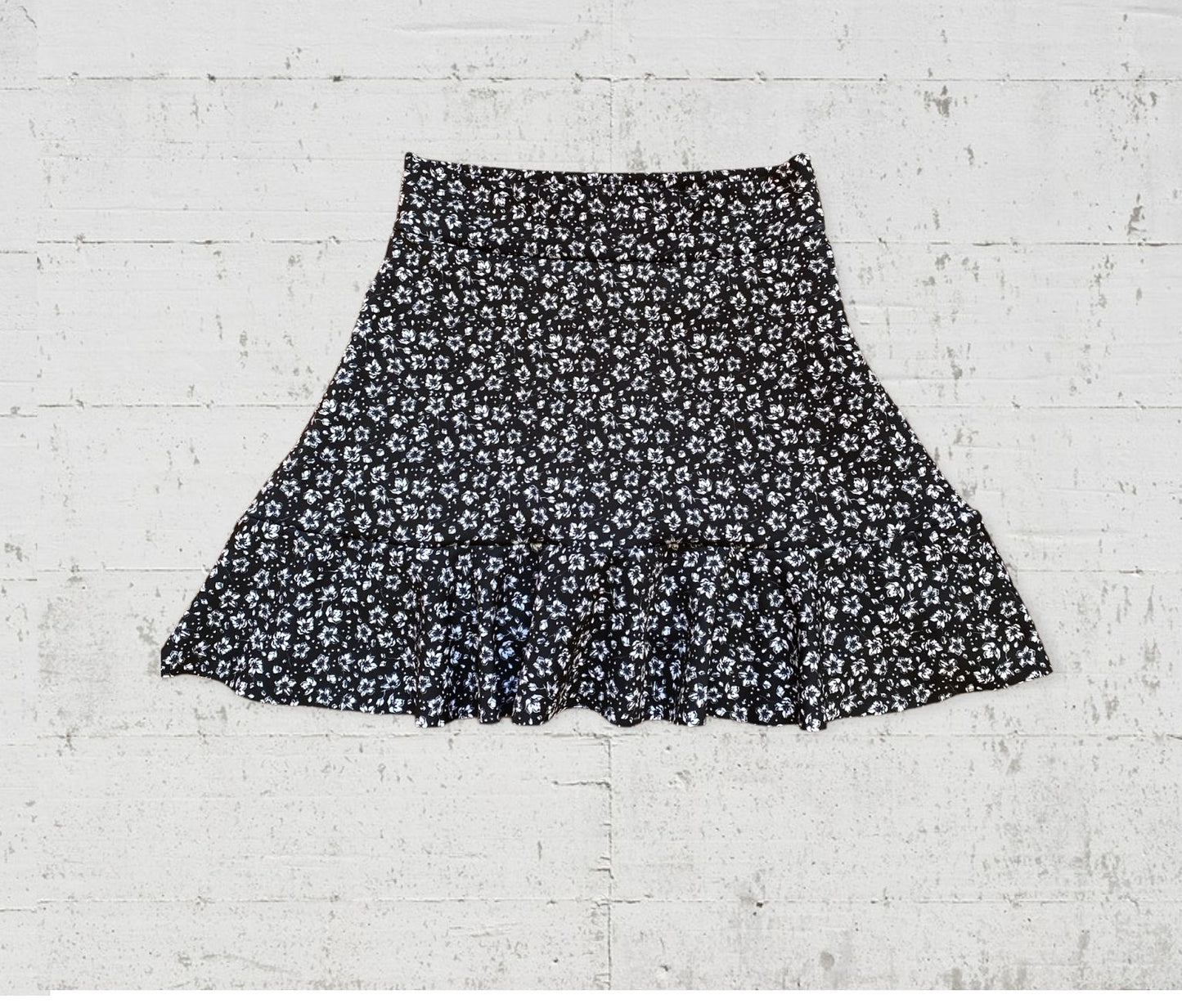 Falda Short Flores Negra