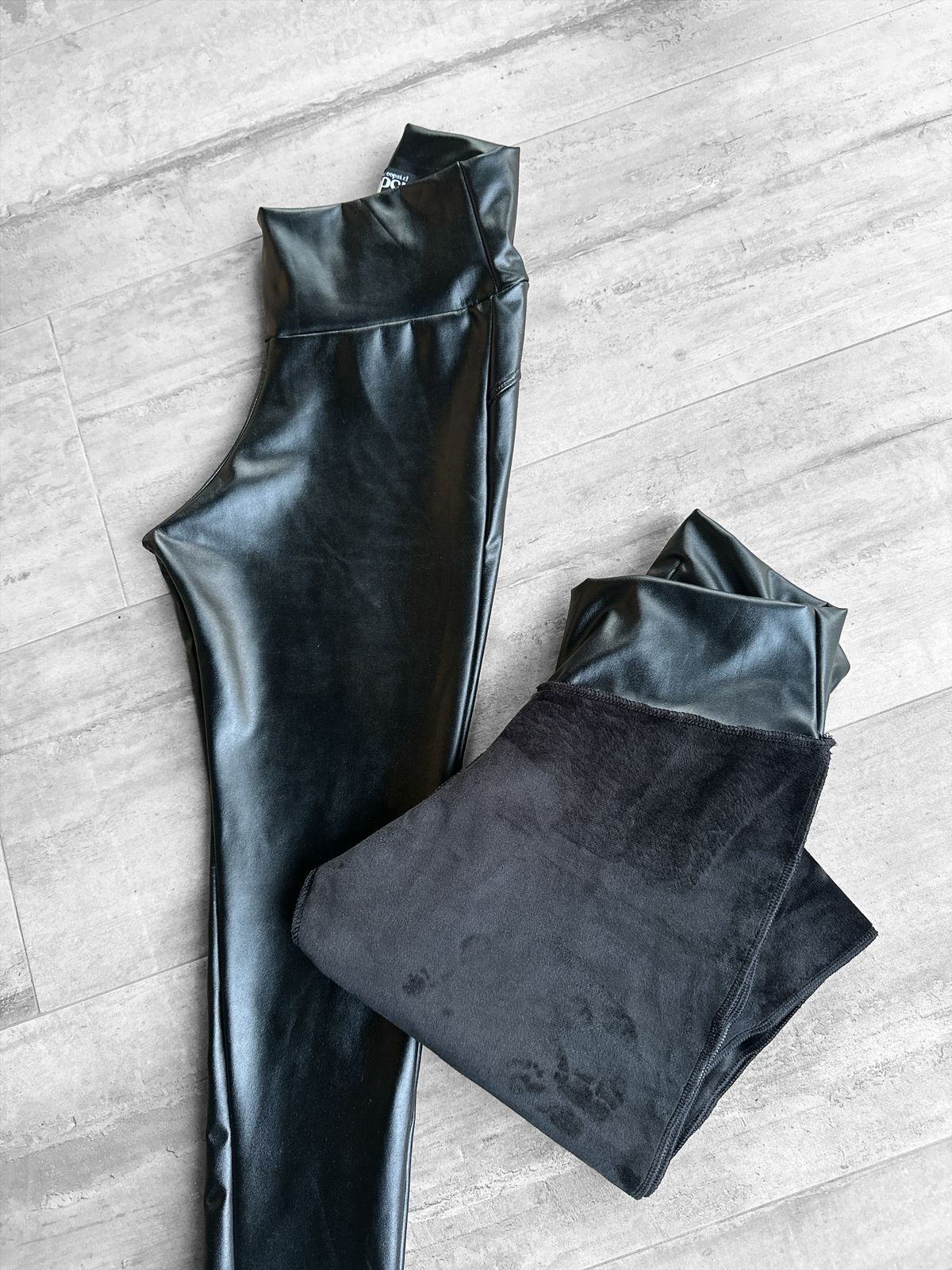 Calza Cuerina Forrada Negra