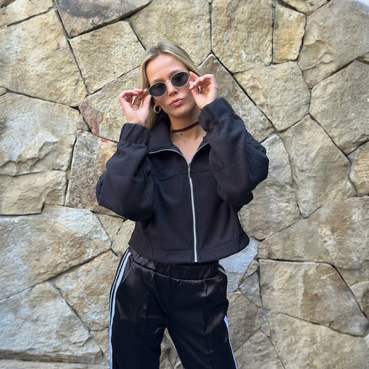 Chaqueta Crop Polar Negra